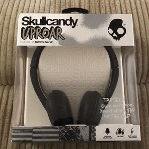 SkullCandy Uproar Headphones.
